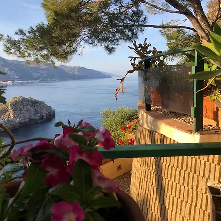 Terrazza Isola Bella טאורמינה